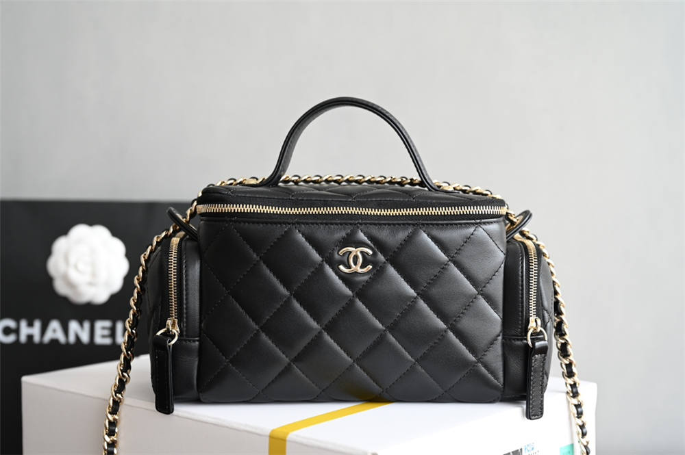 Chanel vanity case hobo 23x14x9cm 2025 new 